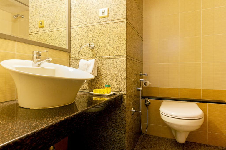 Bathroom 4, FabHotel Gandharva Shivajinagar, Pune