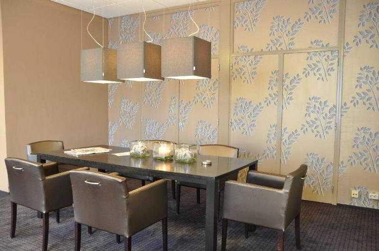 Others 5, Golden Tulip Oosterhout, Oosterhout