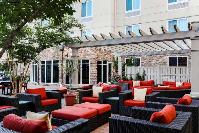 Hilton Garden Inn Melville, Nassau