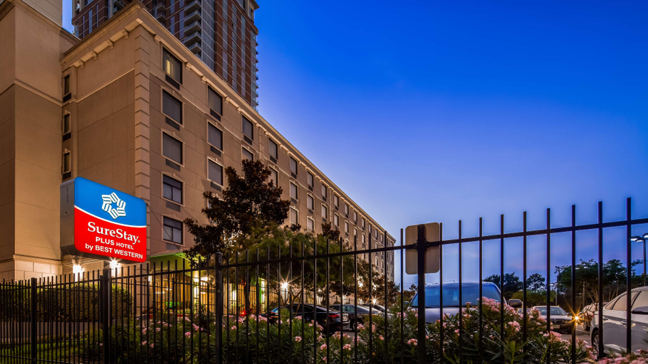 Exterior & Views 3, SureStay Plus by Best Western Houston Medical Cent, Houston