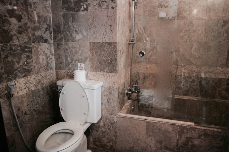 Bathroom 15