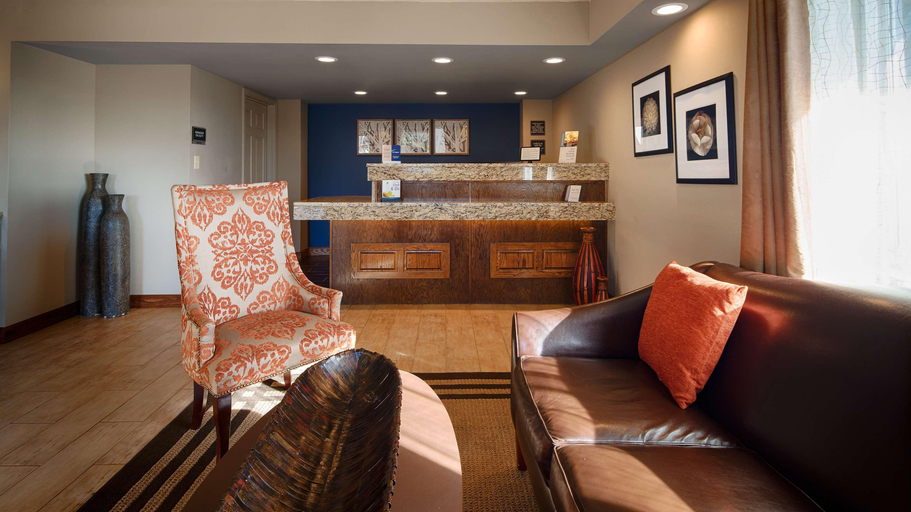 Public Area 2, Quality Inn Clinton North, Van Buren