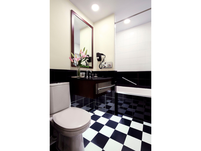 Bathroom 20