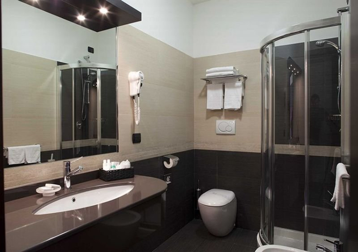 Bathroom 5, Hotel Holiday La Marca, Treviso