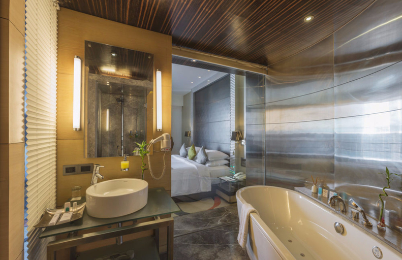 Bathroom 5, The Regale Hotel by Tunga, Mumbai Suburban