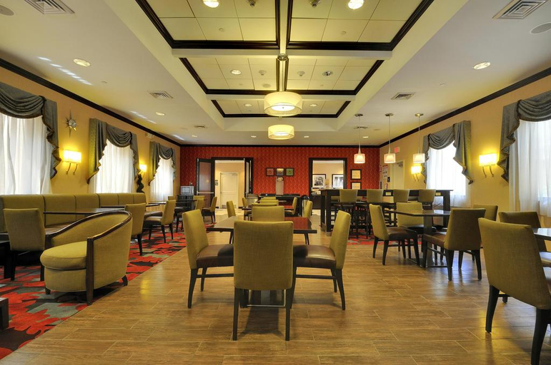 Food & Drinks 5, Hampton Inn Jericho - Westbury, Nassau