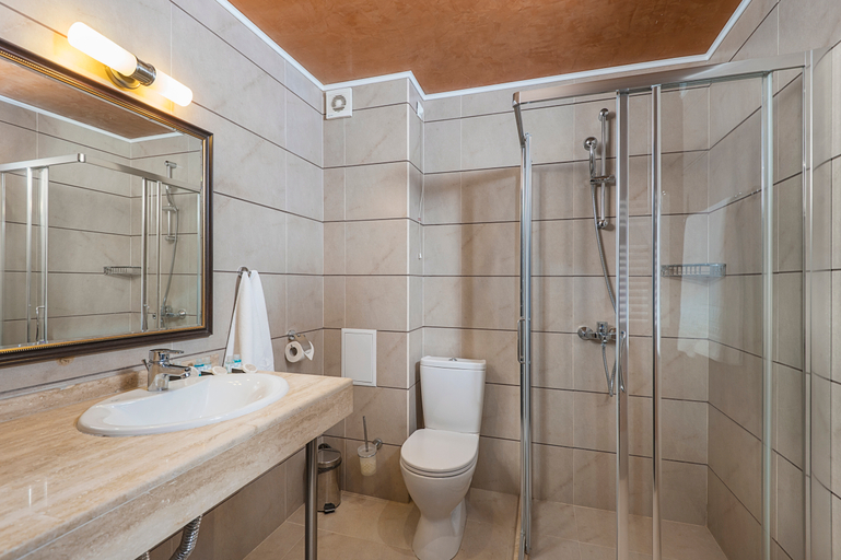 Bathroom, Royal Park Hotel and Apartments, Bansko
