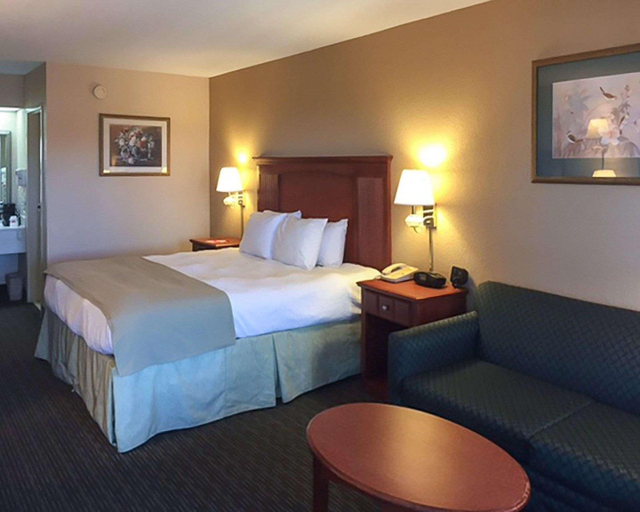 Bedroom 4, Econo Lodge Cordele, Crisp