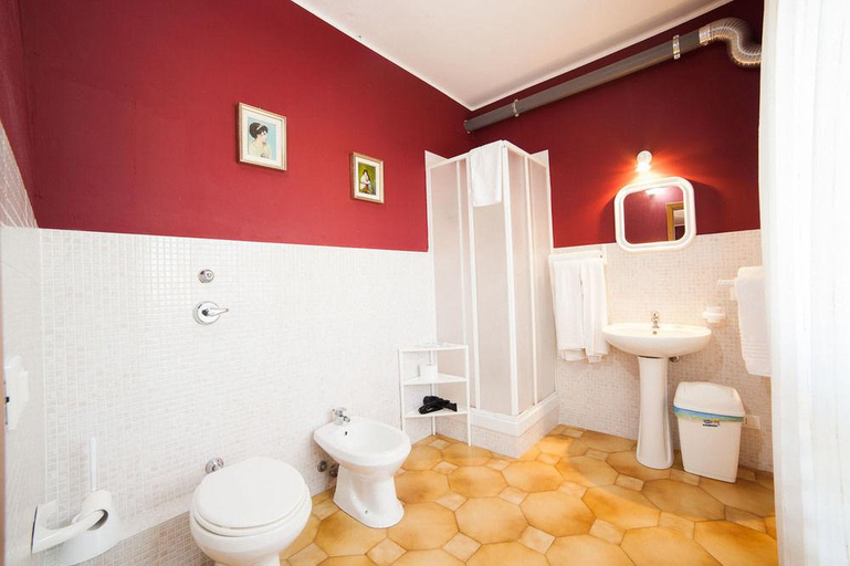 Bathroom 4, B&B Il Cavaliere, Trapani