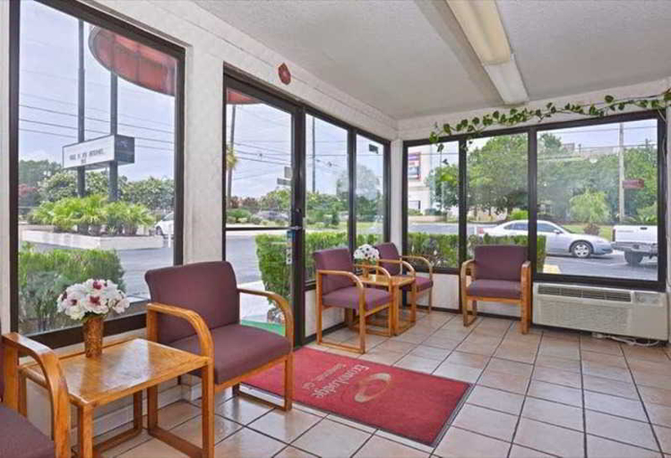 Public Area 2, Econo Lodge Savannah Midtown, Chatham