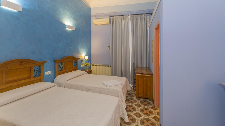 Bedroom 2, Hostal Girona, Barcelona