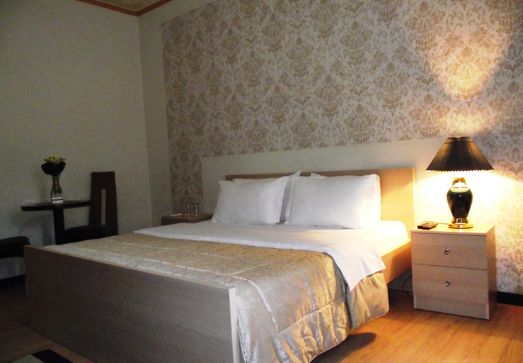 Bedroom, Hotel Eagle, Tiranës