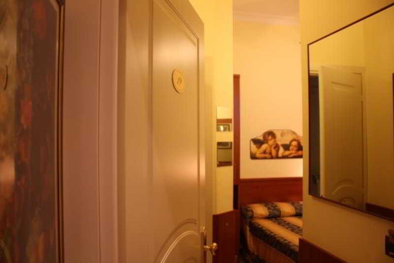 Bathroom 5, Hotel Viennese, Roma