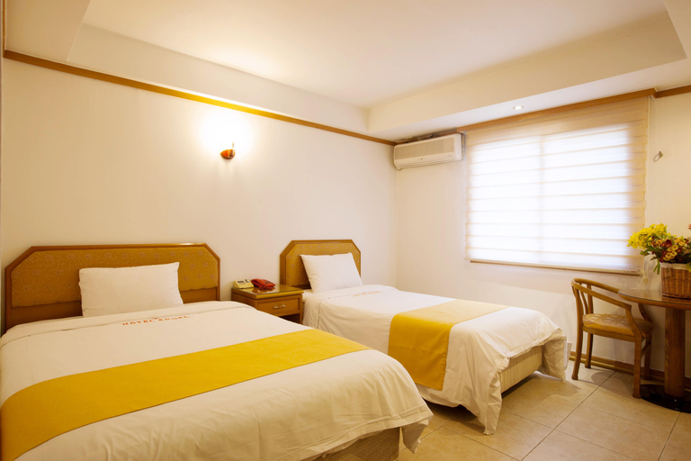 Bedroom 3, Angel, Busanjin