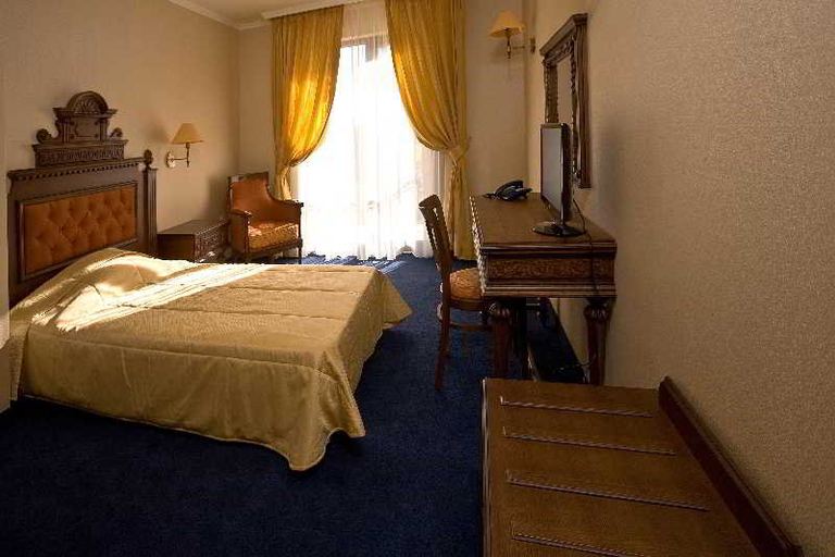 Bedroom 3, Hotel Chinar, Hisar
