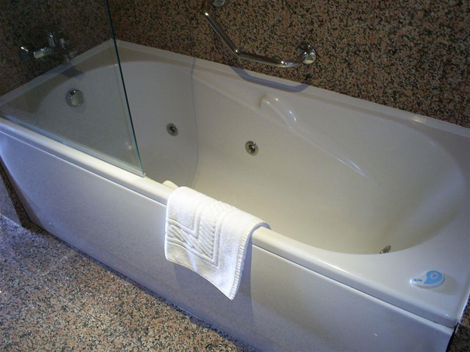 Bathroom 4, Hotel Boa-Vista, Porto
