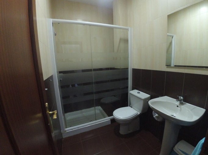 Bathroom 5, The Spot Central Hostel, Sevilla