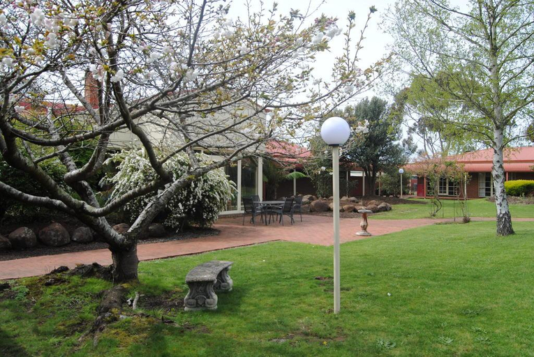 Exterior & Views 2, Grange Burn Motel, S. Grampians - Hamilton