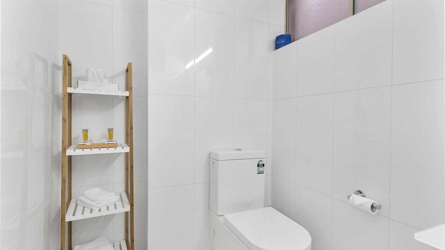 Bathroom 4, Bay City Motel Geelong, Geelong
