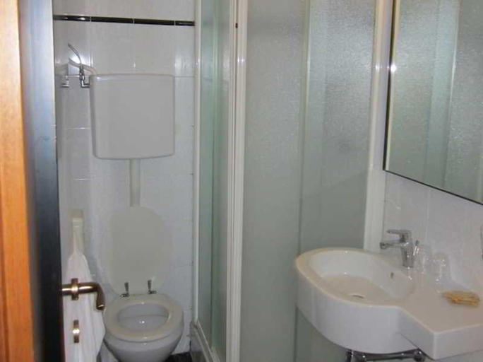 Bathroom 3, Lombardi, Florence