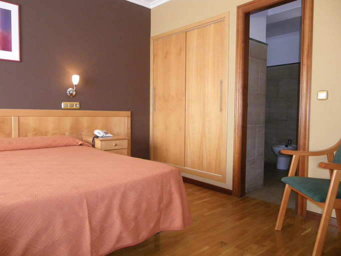 Bedroom 4, Hotel Silva, A Coruña