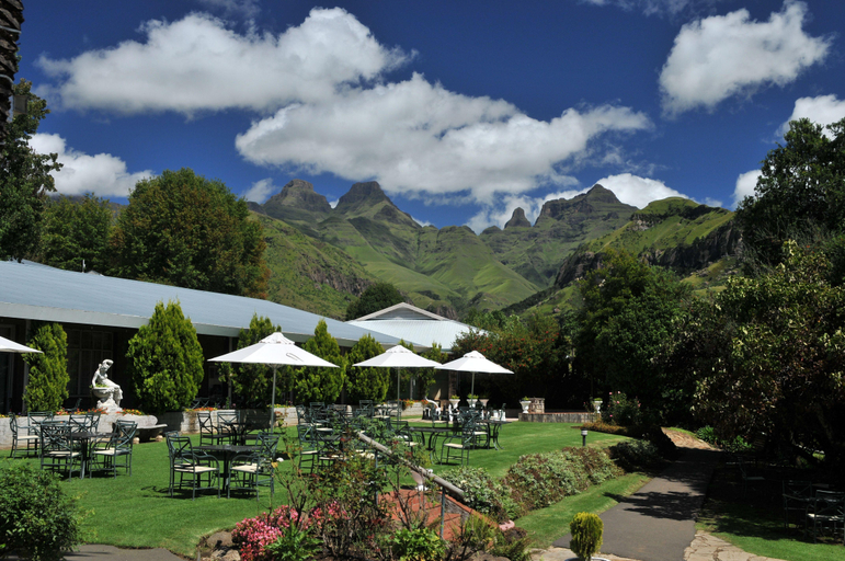 Exterior & Views 2, Cathedral Peak Hotel, Uthukela