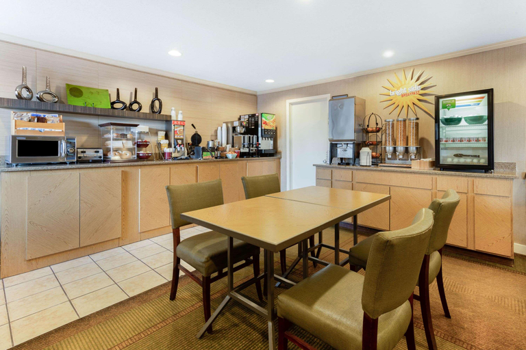 Public Area 2, La Quinta Willowbrook, Dupage