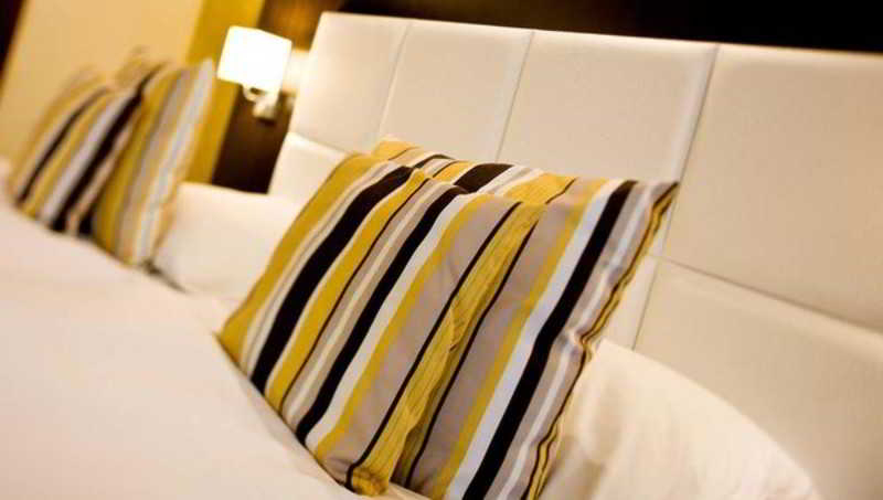 Bedroom 2, Moers van der Valk Hotel, Wesel