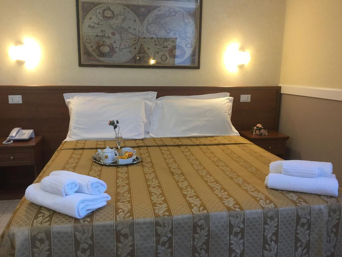 Others 5, Hotel Marco Polo, Bologna