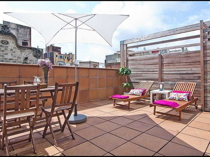 Food & Drinks, Gracia Pool Flats, Barcelona