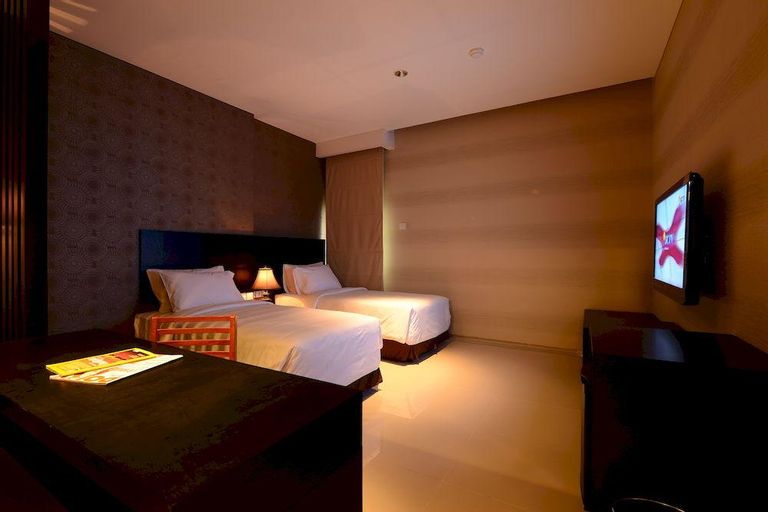 Emilia Hotel By Amazing - Palembang, Palembang
