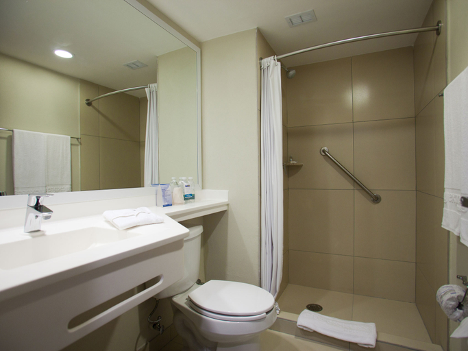 Bathroom 4, City Express by Marriott Campeche, Campeche