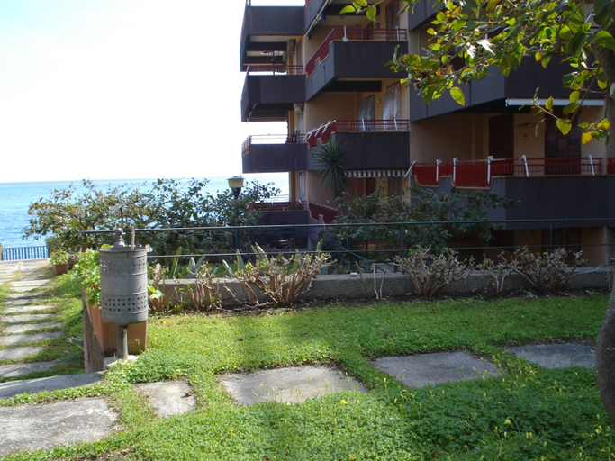 Exterior & Views 2, Appartamento Blue Holiday, Messina