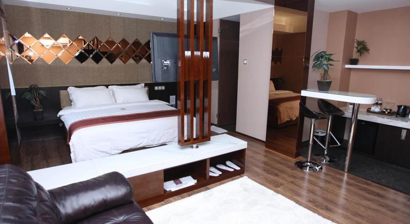 Exterior & Views 2, Favor Hotel, Makassar