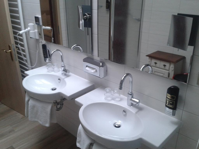 Bathroom 4, Alt-Connewitz Hotel, Leipzig