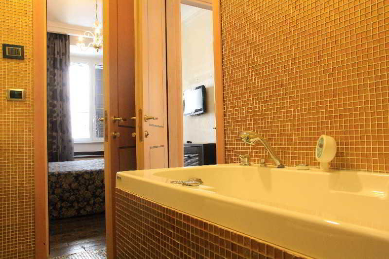 Bathroom 5, Hotel Les Chambres D Apos Or, Rome