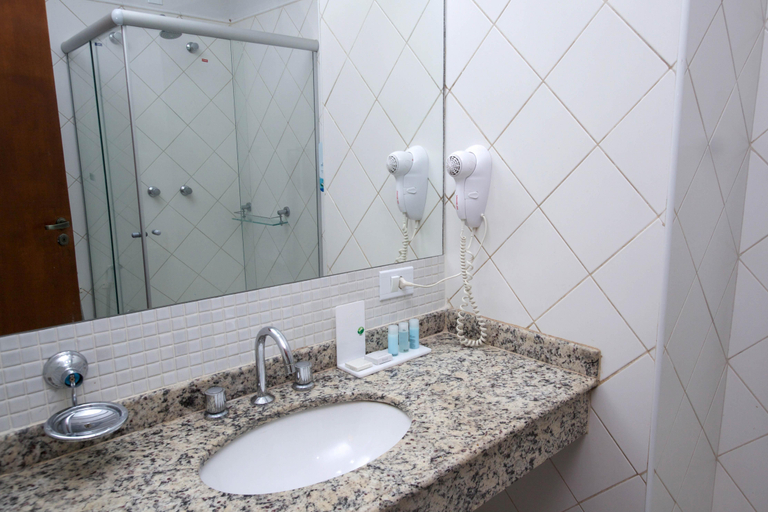 Bathroom 4, Bristol Zaniboni Hotel, Mogi Mirim
