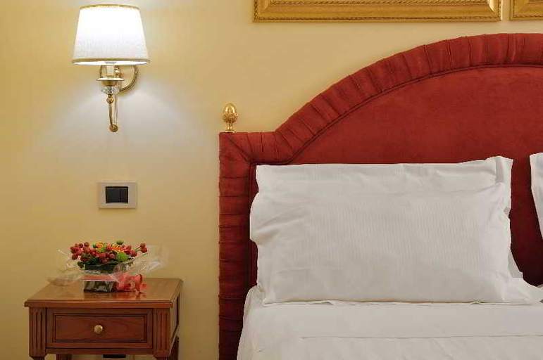Bedroom 2, Hotel Homs, Rome