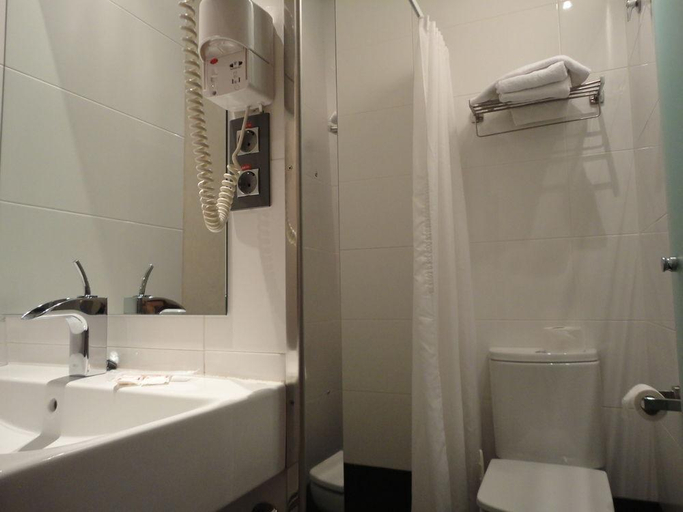 Bathroom 4, Olmedo, Madrid