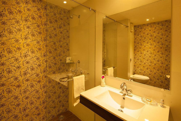 Bathroom 5, Sinclairs Darjeeling, Darjiling