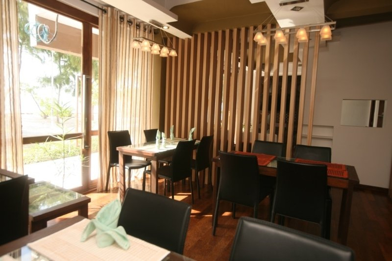 Food & Drinks 5, Ripple Beach Inn, Malé