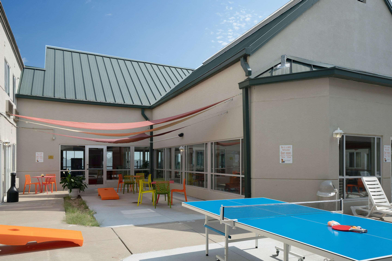 The Inn & Suites Omaha near ZOO, Douglas