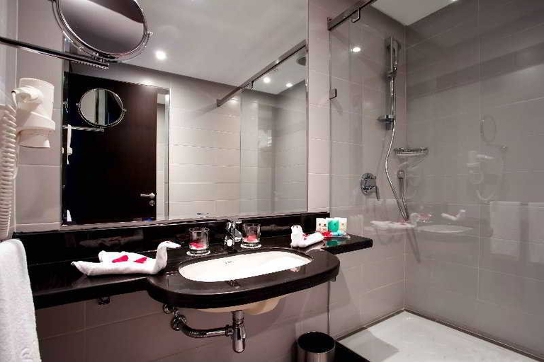 Bathroom 5, Sky Casa Airport, Settat