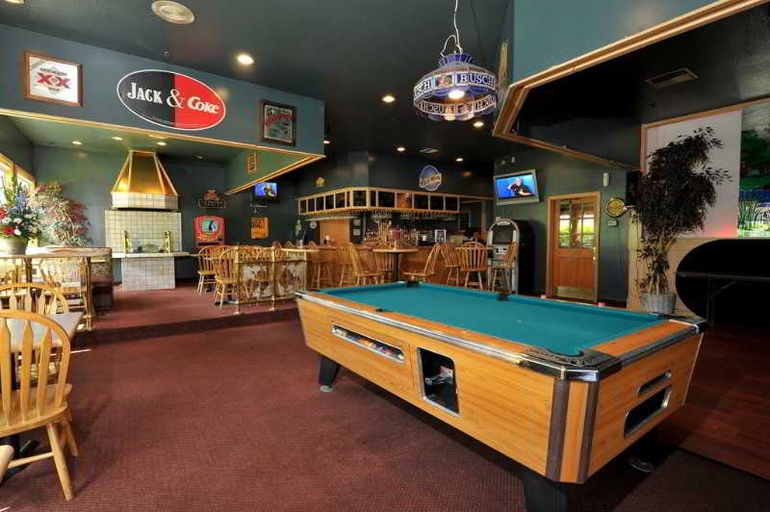 Food & Drinks 4, Shilo Inn Nampa Suites, Canyon
