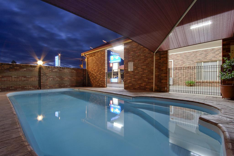 Sport & Beauty 2, Parkes International, Parkes