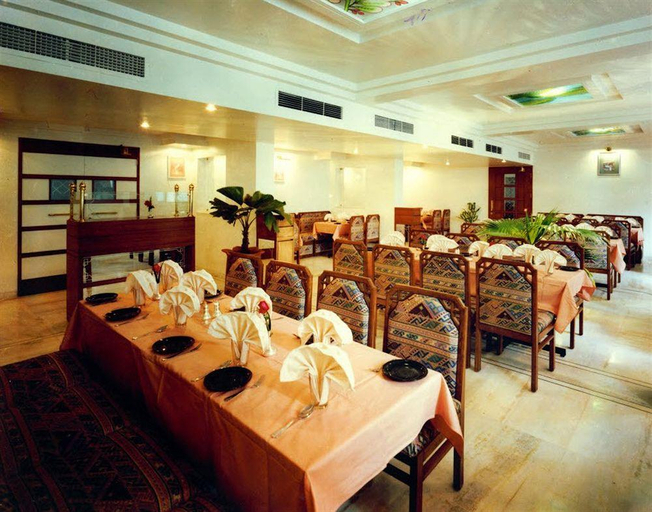 Food & Drinks 5, Ashish Plaza, Pune