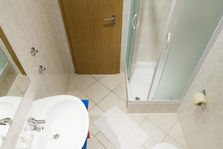 Bathroom 4, Apartments Ivana-Mira, Okrug