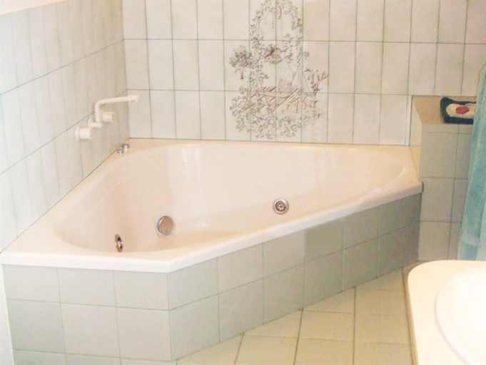 Bathroom 4, Travellers Rest Motor Inn, Swan Hill - Central