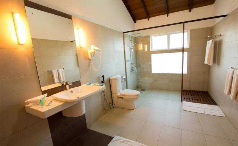 Bathroom 5, Amethyst Resort, Koralai Pattu (Valachchenai)