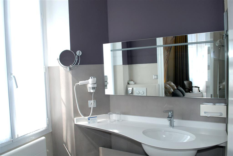 Bathroom 4, LE CHAMPLAIN Les Collectionneurs, Charente-Maritime